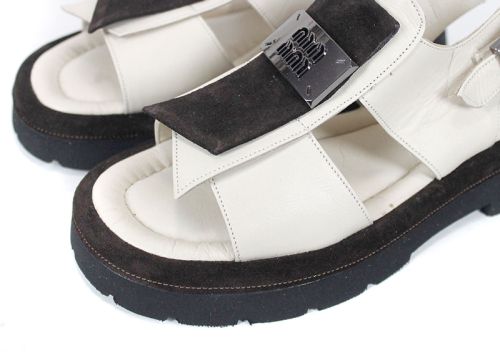 модерни дамски сандали с дебело ходило и каишка