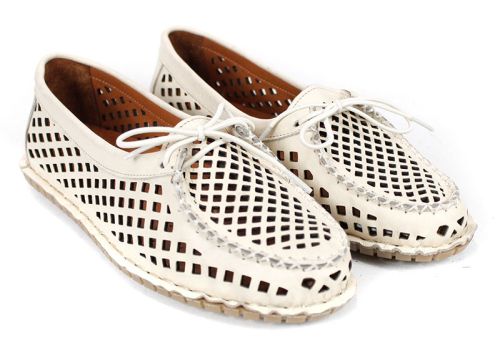 Летни мокасини Brisa Fina от естествена кожа с перфорация в бежово