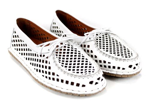 Дамски летни мокасини Brisa Fina от естествена кожа с едра перфорация – бял цвят