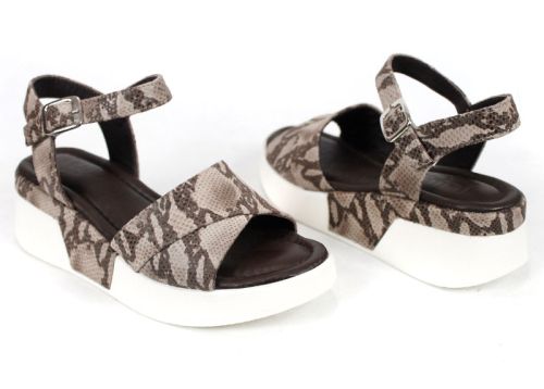 модерни сандали с платформа