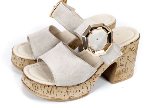 Selena Aria – дамски чехли на платформа от естествен велур в бежово