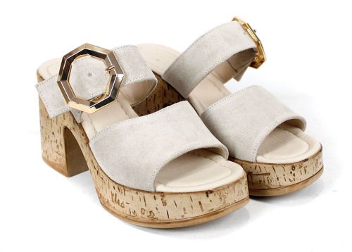 Selena Aria – дамски чехли на платформа от естествен велур в бежово