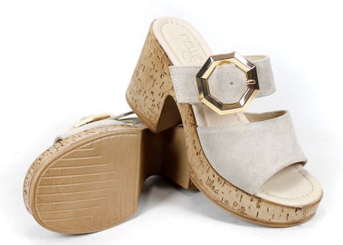 чехли с платформа и катарама злато