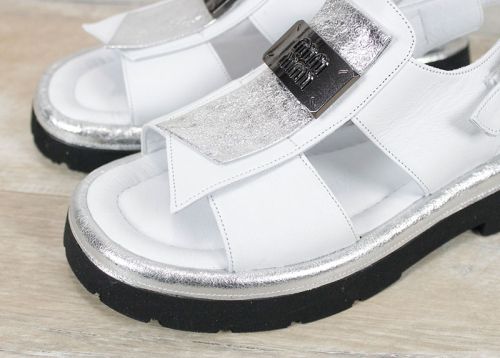 Sorella Vanta – дамски сандали от естествена кожа в бяло с масивно ходило