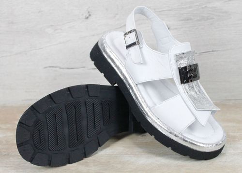 Sorella Vanta – дамски сандали от естествена кожа в бяло с масивно ходило