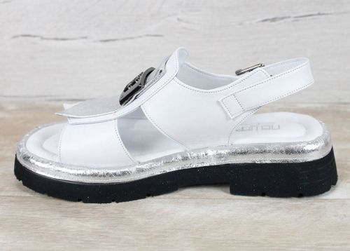 Sorella Vanta – дамски сандали от естествена кожа в бяло с масивно ходило