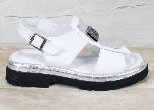 Sorella Vanta – дамски сандали от естествена кожа в бяло с масивно ходило