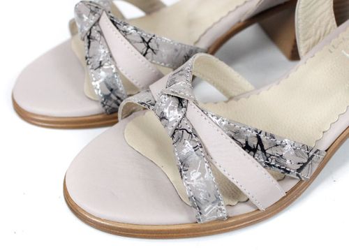 Елегантни дамски сандали Serina Voss в бледо лилаво с ток от естествена кожа