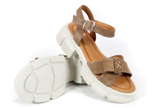 Дамски велурени сандали Lunara Mode в пустинно кафяво с масивно ходило