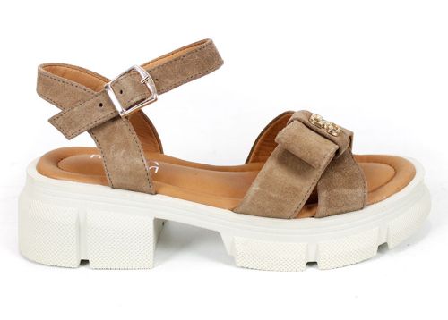 Дамски велурени сандали Lunara Mode в пустинно кафяво с масивно ходило