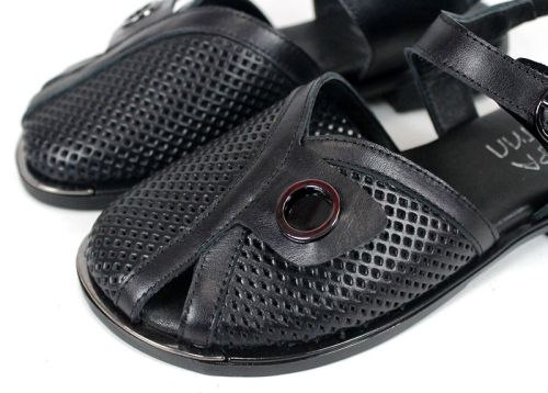 модерни дамски сандали затворени отпред