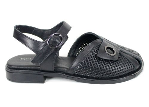 Marielle Zen – модерни дамски сандали от естествена кожа в черно с отличителен дизайн