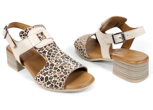сандали с животински принт