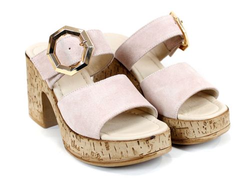 Selena Aria – модерни дамски чехли на платформа от естествен велур в нежно розово