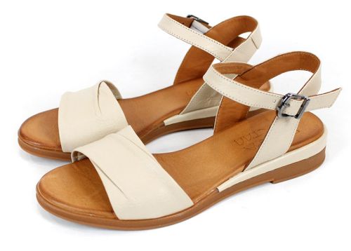 Nerelle Vita – дамски сандали на ниско ходило от естествена кожа в бежово