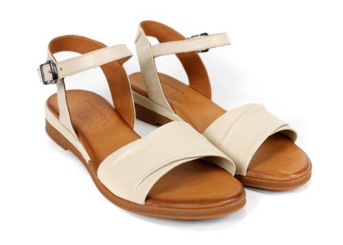 Nerelle Vita – дамски сандали на ниско ходило от естествена кожа в бежово
