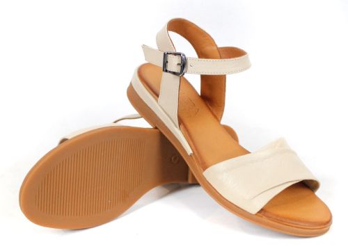 Nerelle Vita – дамски сандали на ниско ходило от естествена кожа в бежово