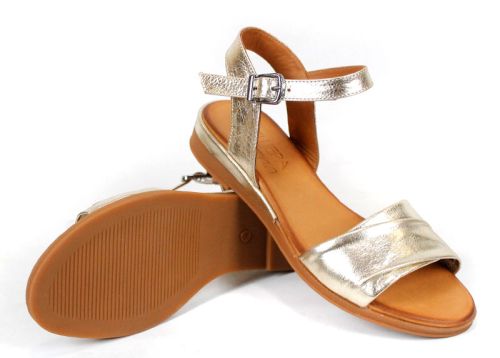 Nerelle Vita – дамски сандали на ниско ходило от естествена кожа в злато
