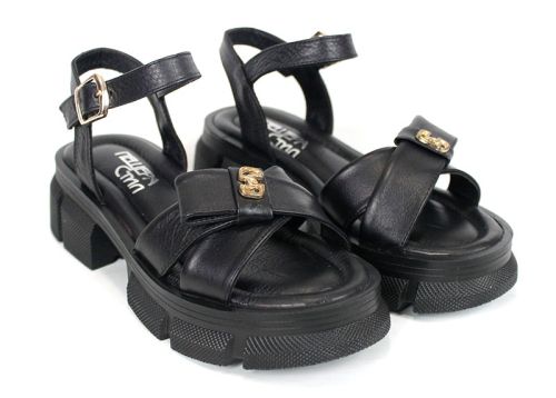 Lunara Mode – дамски сандали от естествена кожа в черно с масивно ходило и модерен акцент