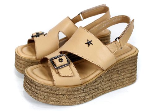 Elara Vance – дамски сандали на платформа от естествена кожа в бежово