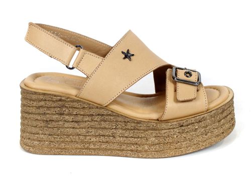 Elara Vance – дамски сандали на платформа от естествена кожа в бежово