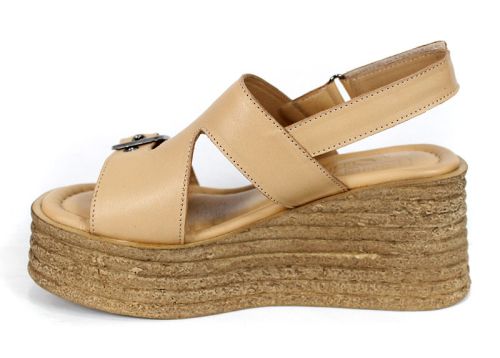 летни дамски сандали с платформа и каишка