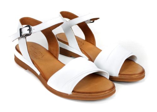 Nerelle Vita – дамски сандали на ниско ходило от естествена кожа в бяло с изчистен летен дизайн