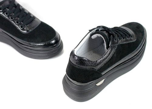 Women's casual shoes in genuine suede and textured patent leather
