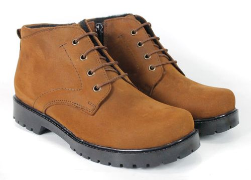 Women's Winter Clarks Boots Made of Natural Crazy Leather in Brown – Vert Élégant