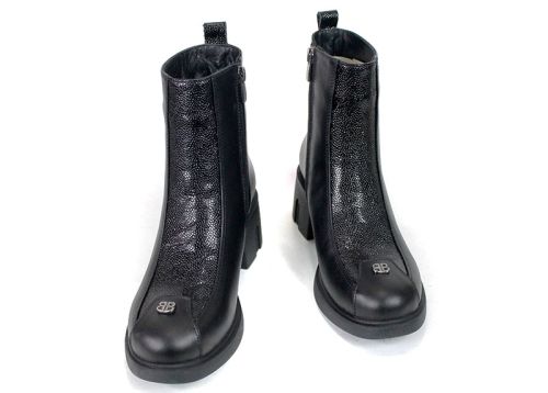 Elegant black leather ankle boots Elena Marconi.