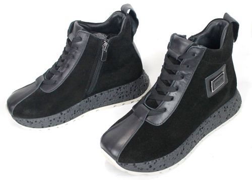 Alessia Vettori – Women's High-Top Sneakers in Black Genuine Suede and Leather | PESHTERA™