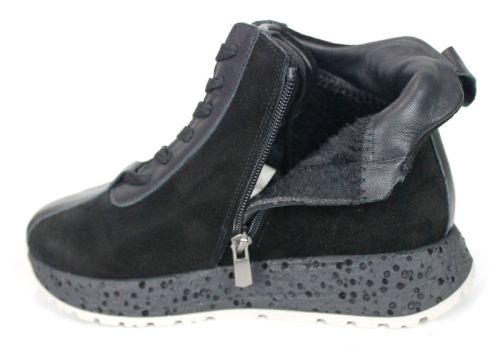 Alessia Vettori – Women's High-Top Sneakers in Black Genuine Suede and Leather | PESHTERA™