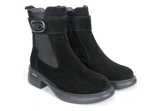 Alessia Valenti – Women's Chelsea Boots in Genuine Black Suede
